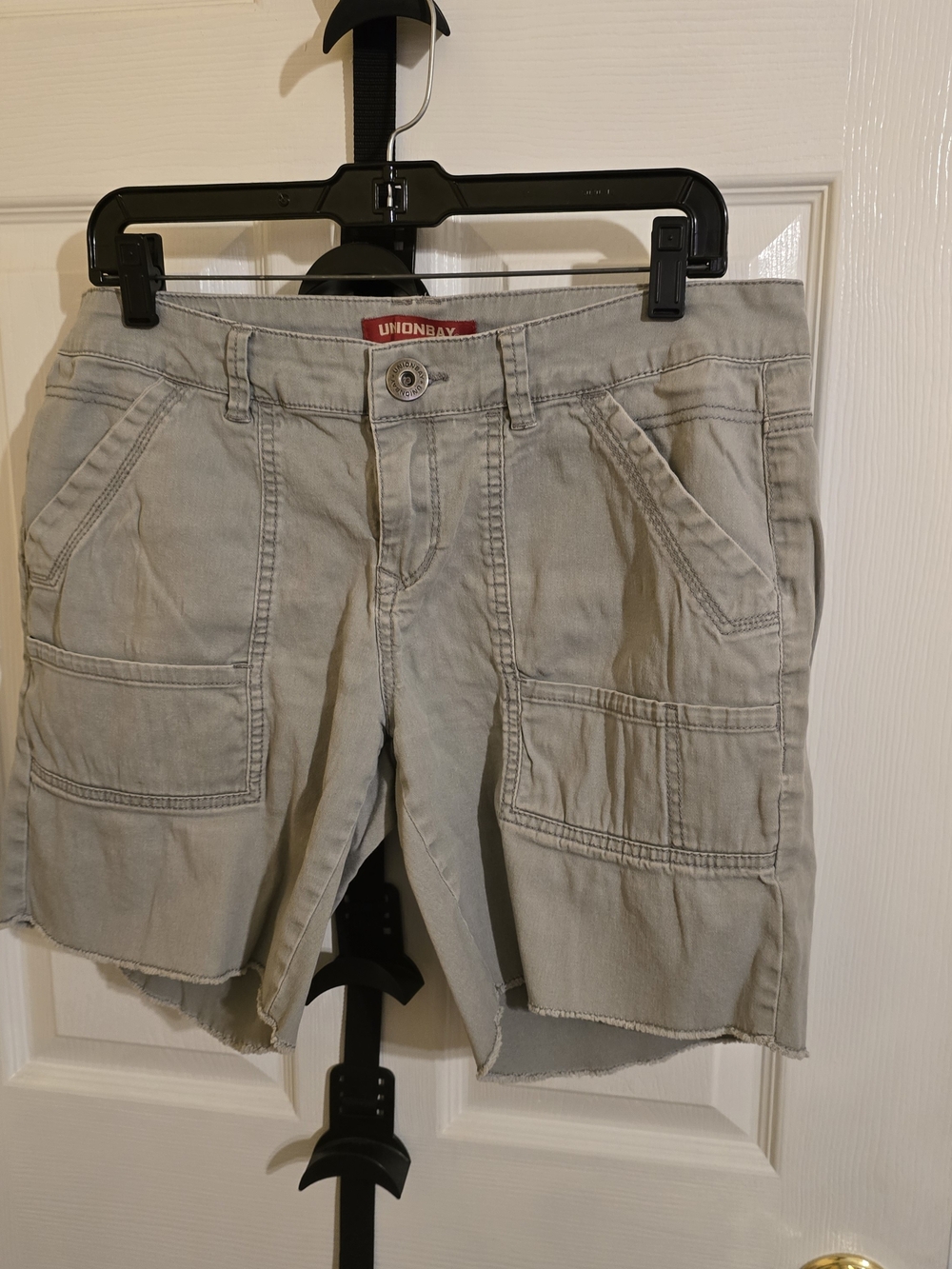 UNIONBAY Women's Light Gray Utility Cargo Shorts